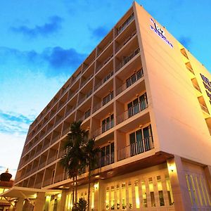 B2 Premier Hotel & Resort